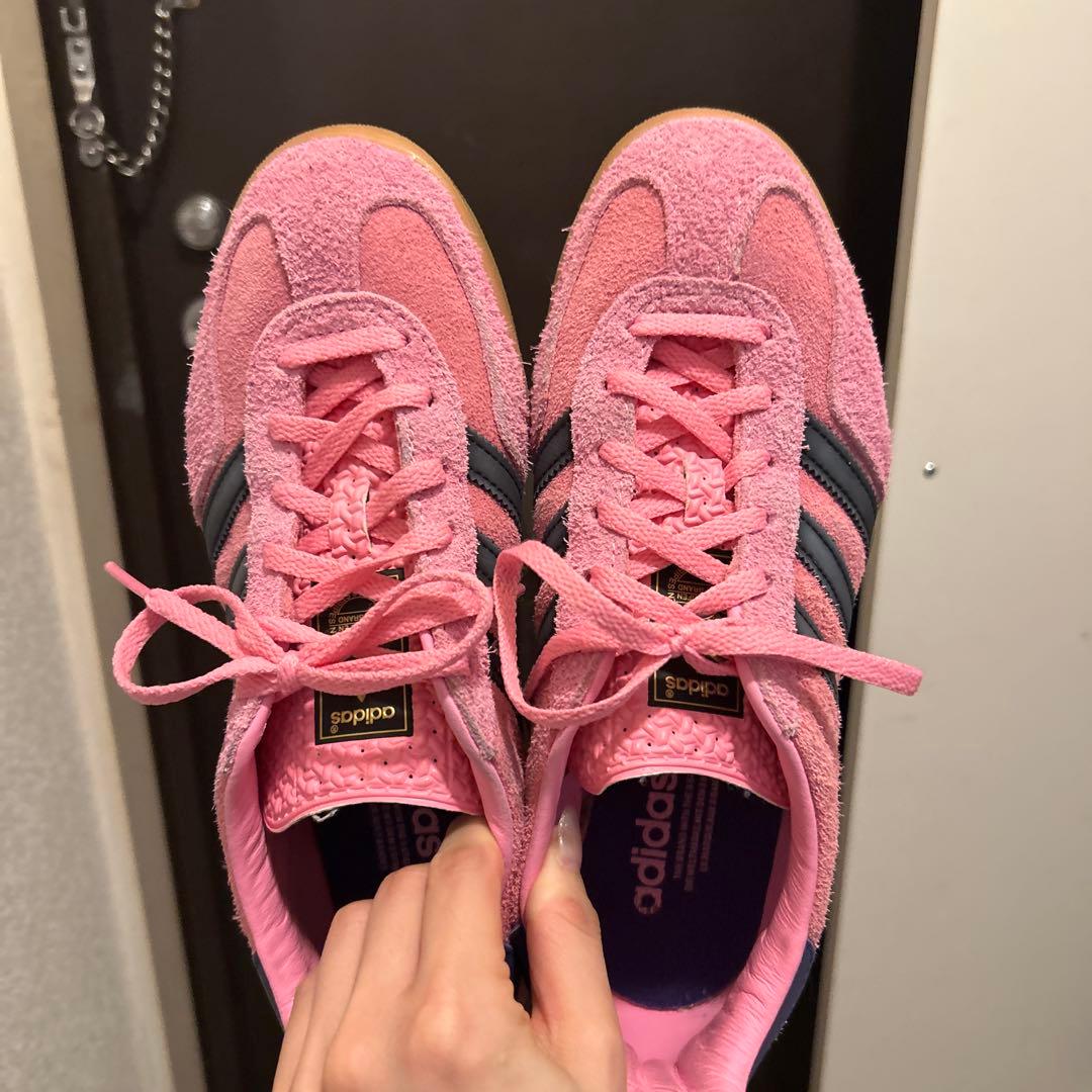 adidas ガゼル　ピンク
