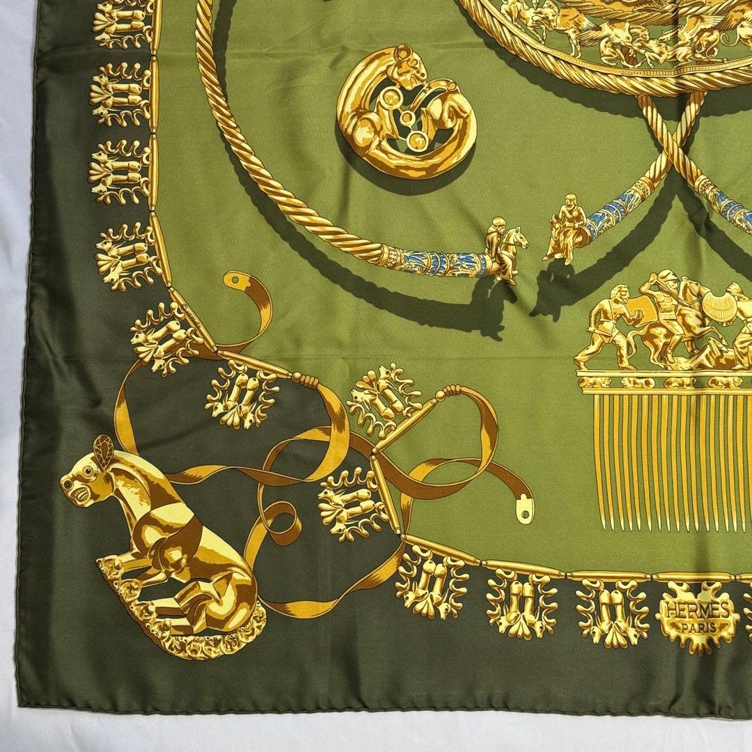 HERMÈSカレ90LES CAVALIERS D’OR 黄金の騎士スカーフ