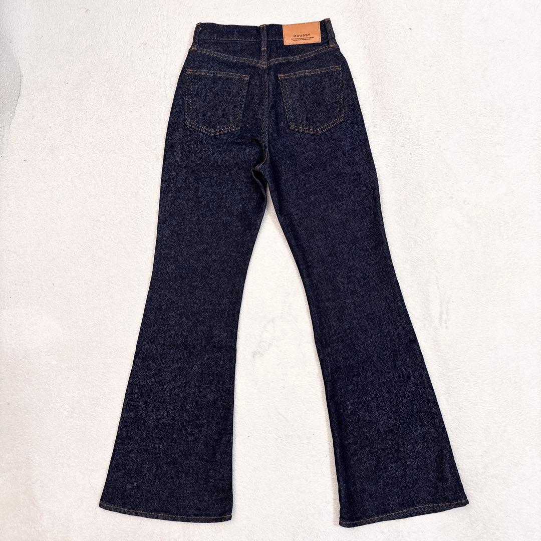 極美品 moussy MVS フレア 24サイズ 濃紺 ブーツカットデニム
