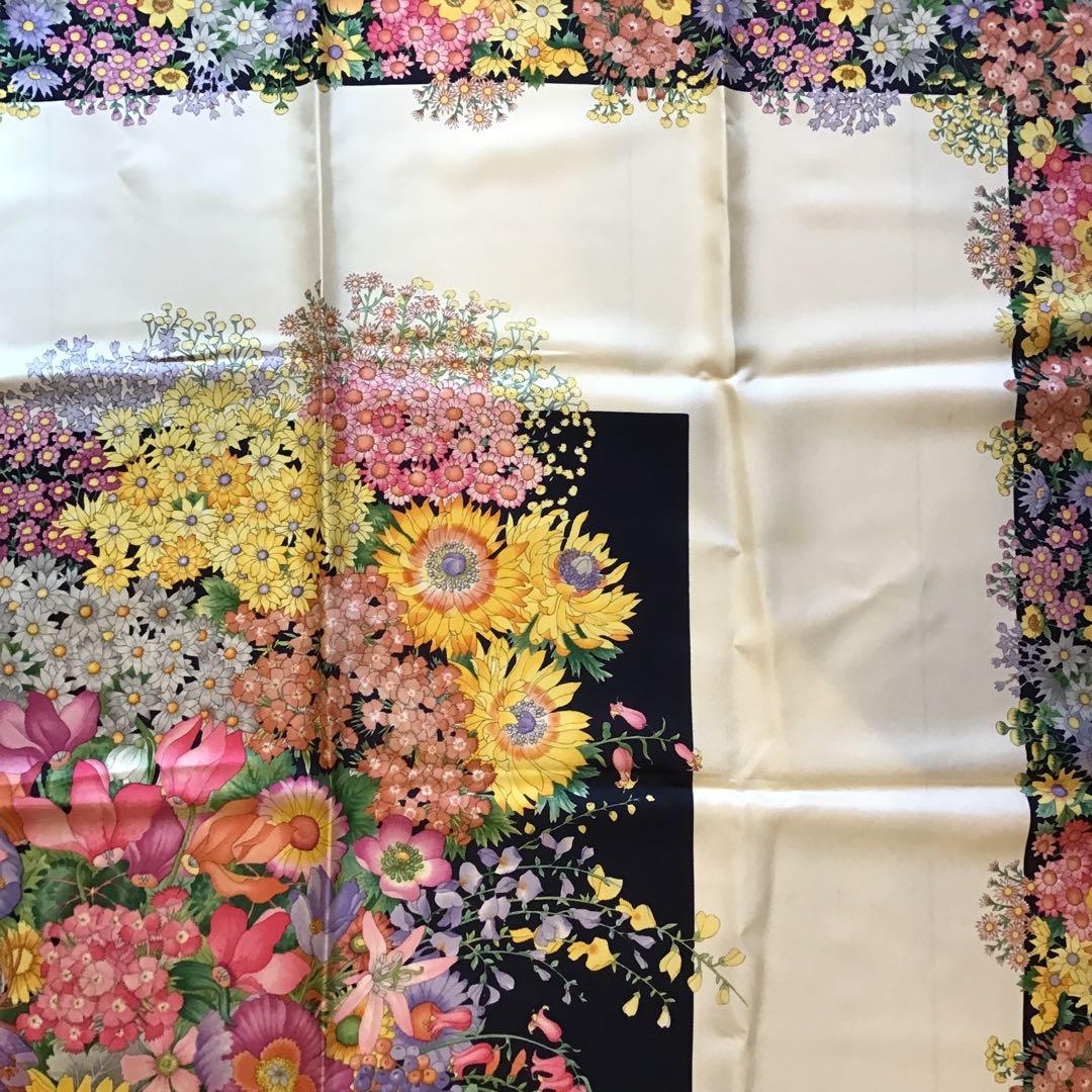 グッチ　GUCCI フローラ　シルクスカーフ オールドグッチ　ビンテージ　花柄