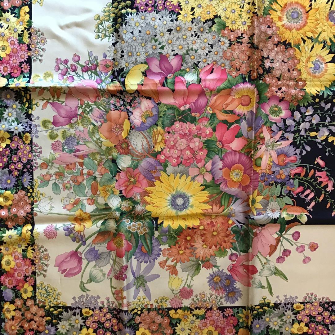 グッチ　GUCCI フローラ　シルクスカーフ オールドグッチ　ビンテージ　花柄