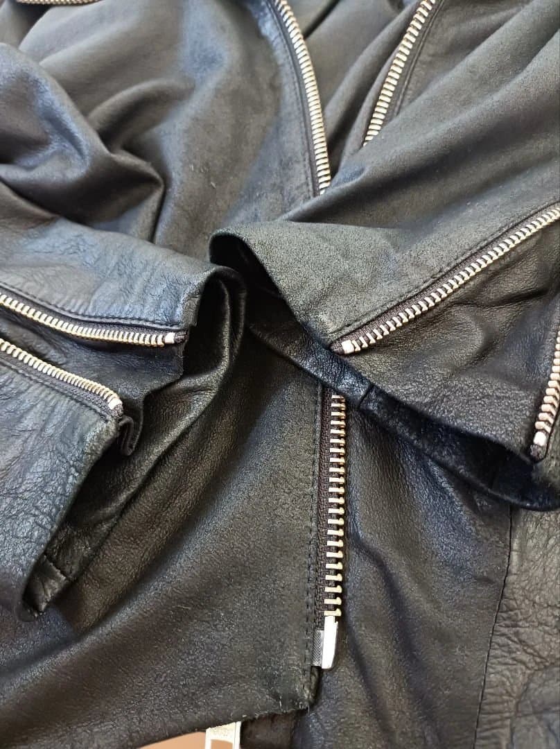 HELMUT LANG ブラックレザー変形ドレープカラージャケット