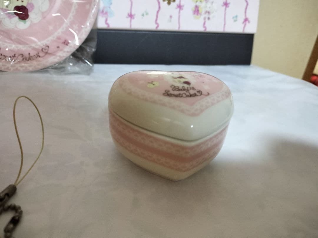 ひ*の様 BABYノベルティなかよしくみゃちゃん　ストラップなど食器マグカップ