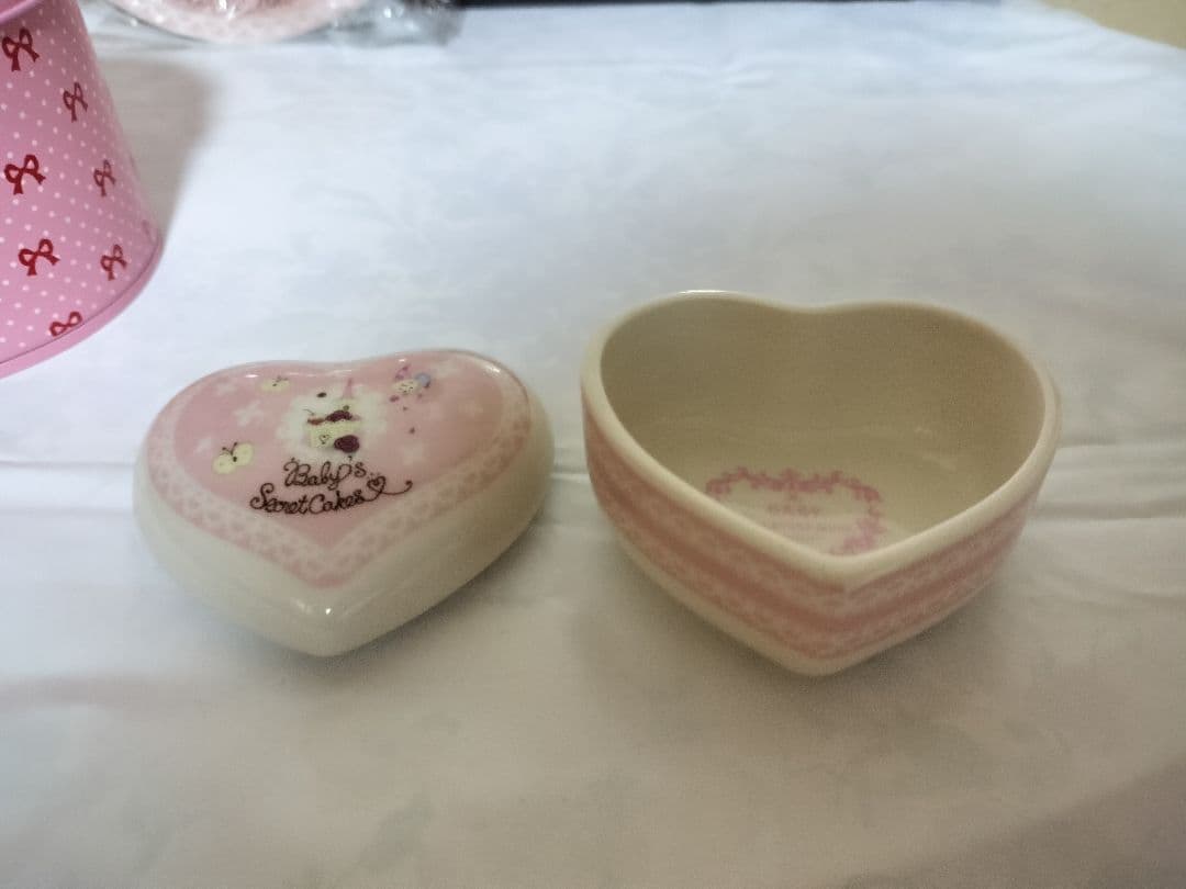 ひ*の様 BABYノベルティなかよしくみゃちゃん　ストラップなど食器マグカップ