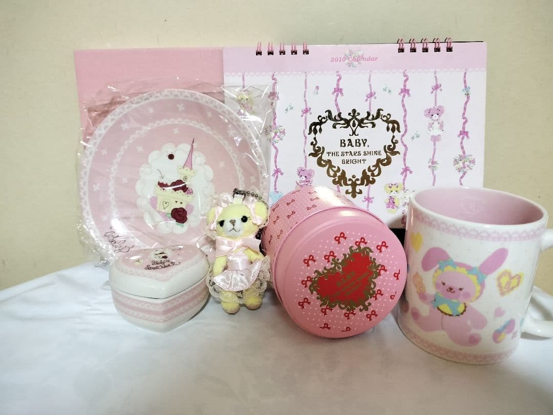 ひ*の様 BABYノベルティなかよしくみゃちゃん　ストラップなど食器マグカップ