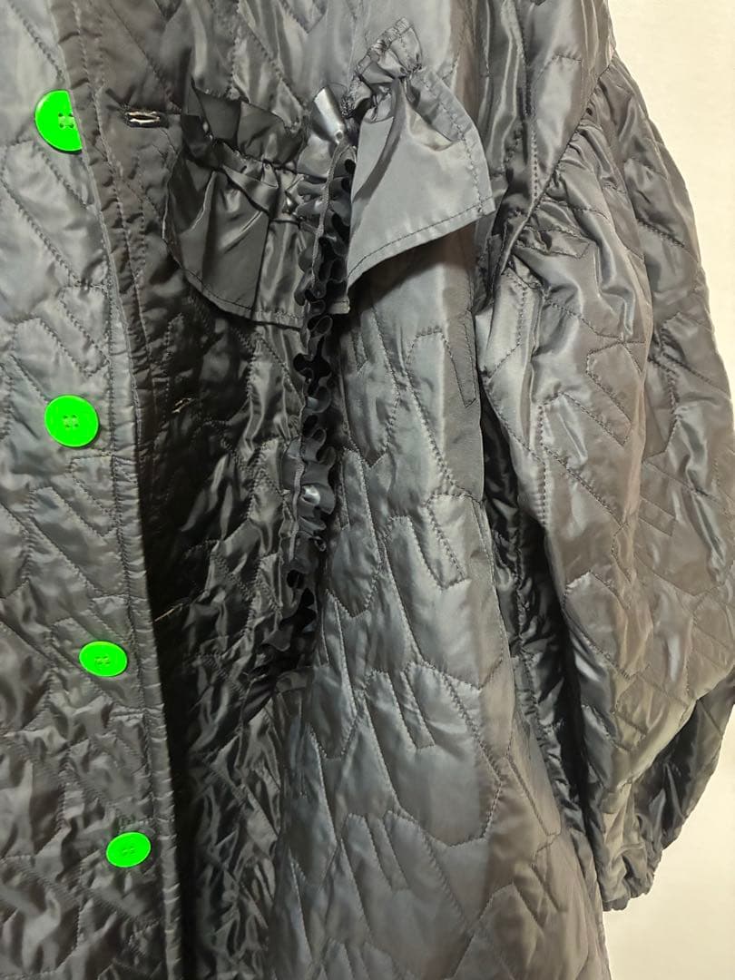 ジャケット・アウター RABBIT QUILT VARIOUS FRILL COAT / F2