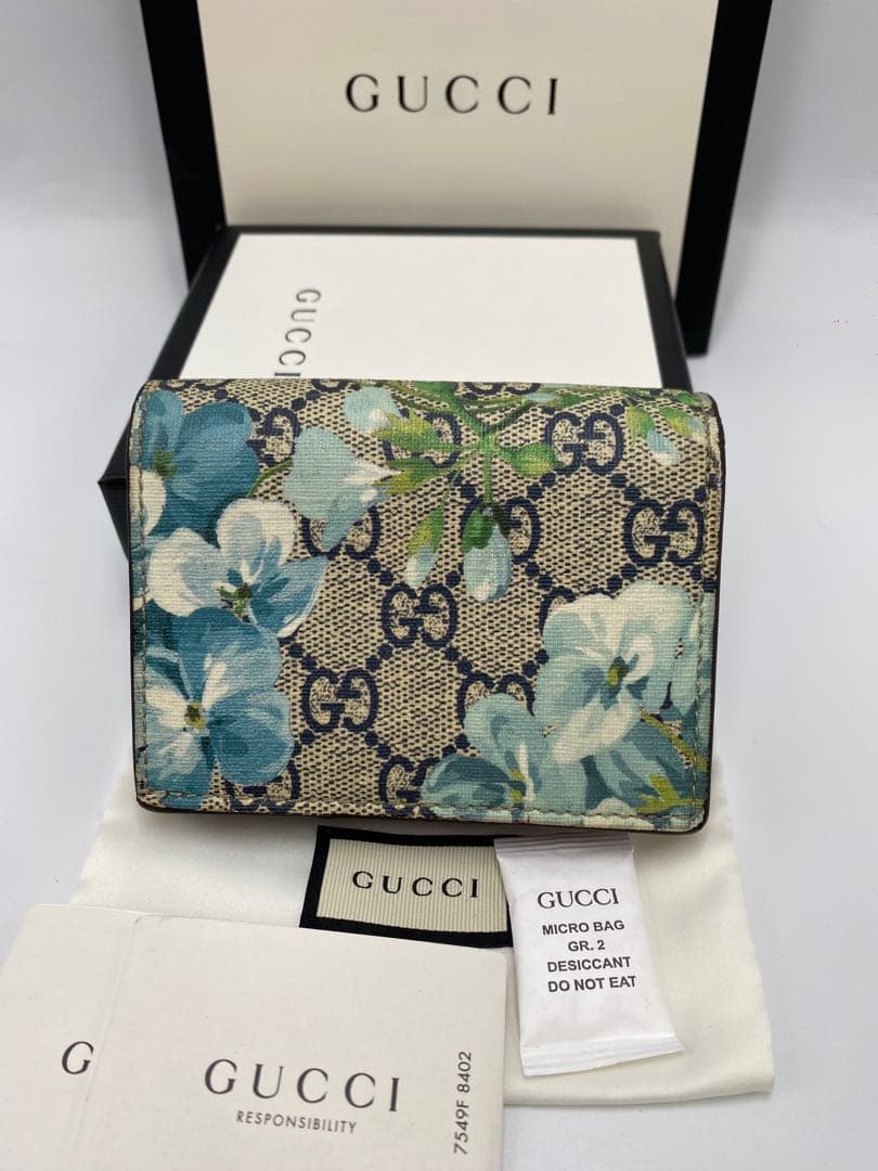 ️ 美品‼️グッチGUCCI 財布　二つ折り財布　GGキャンバス　花