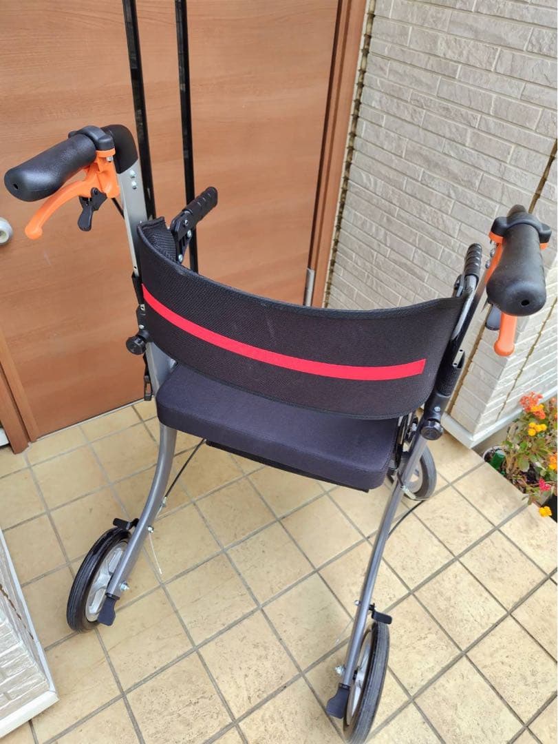 PIPIBEAR軽量折りたたみ歩行器 フットレスト付き　3WAY