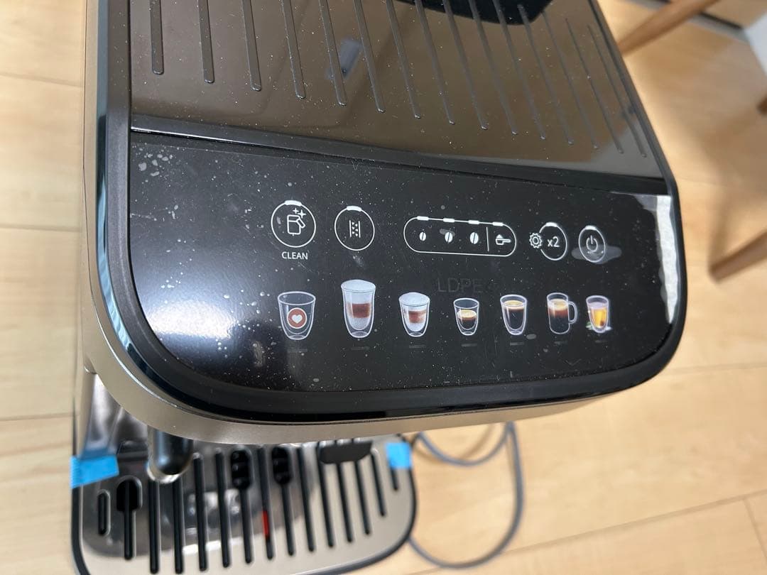 デロンギ　マグニフィカ イーヴォ 全自動コーヒーマシン ブラック