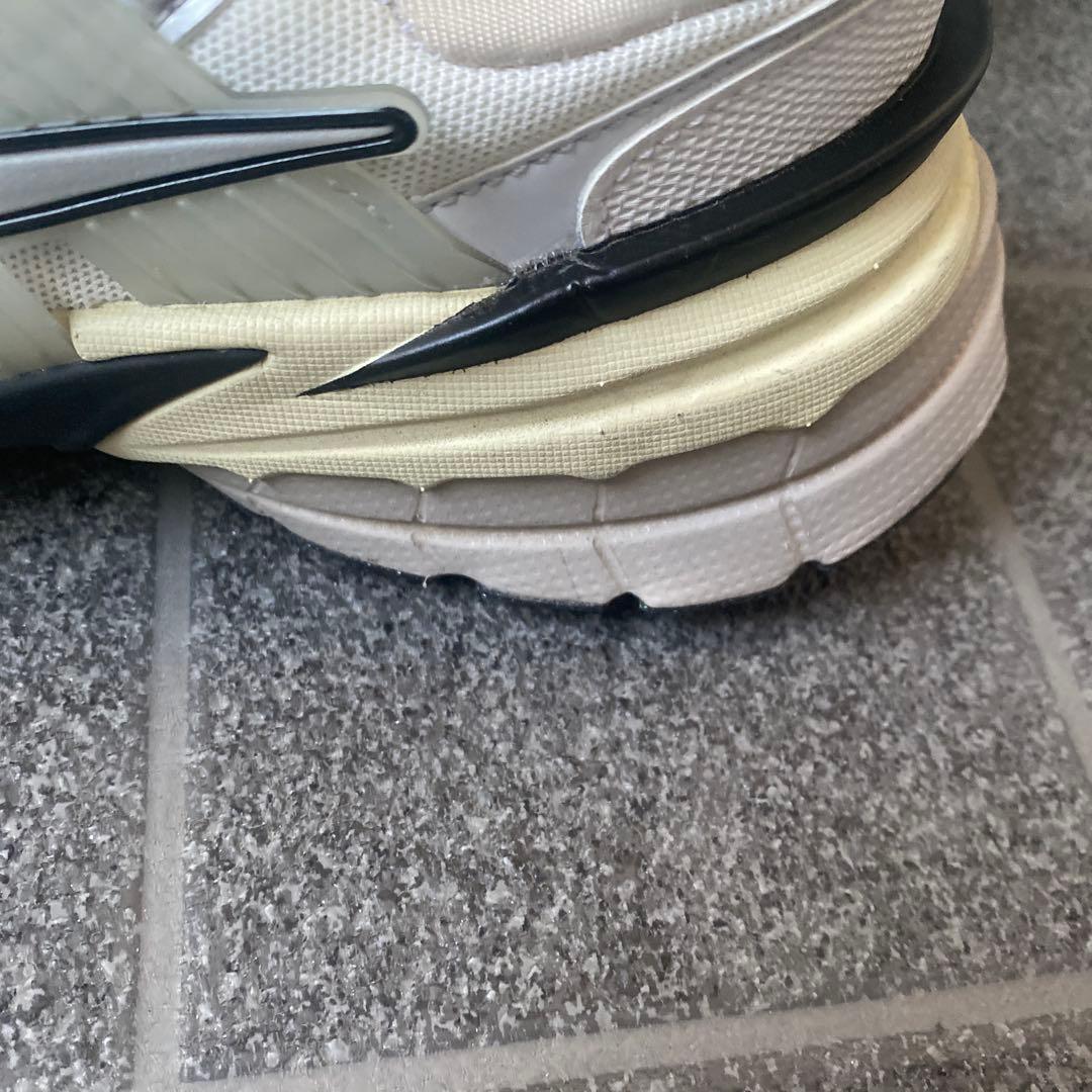 NIKE スニーカー シルバー NIKE V2K RUN 24cm