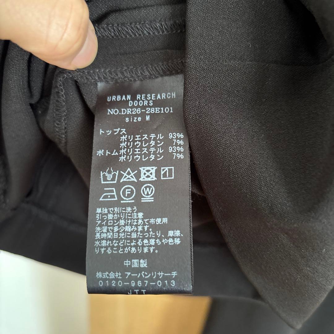 パンツセットアップ　アーバンリサーチドアーズ　半袖　ブラック
