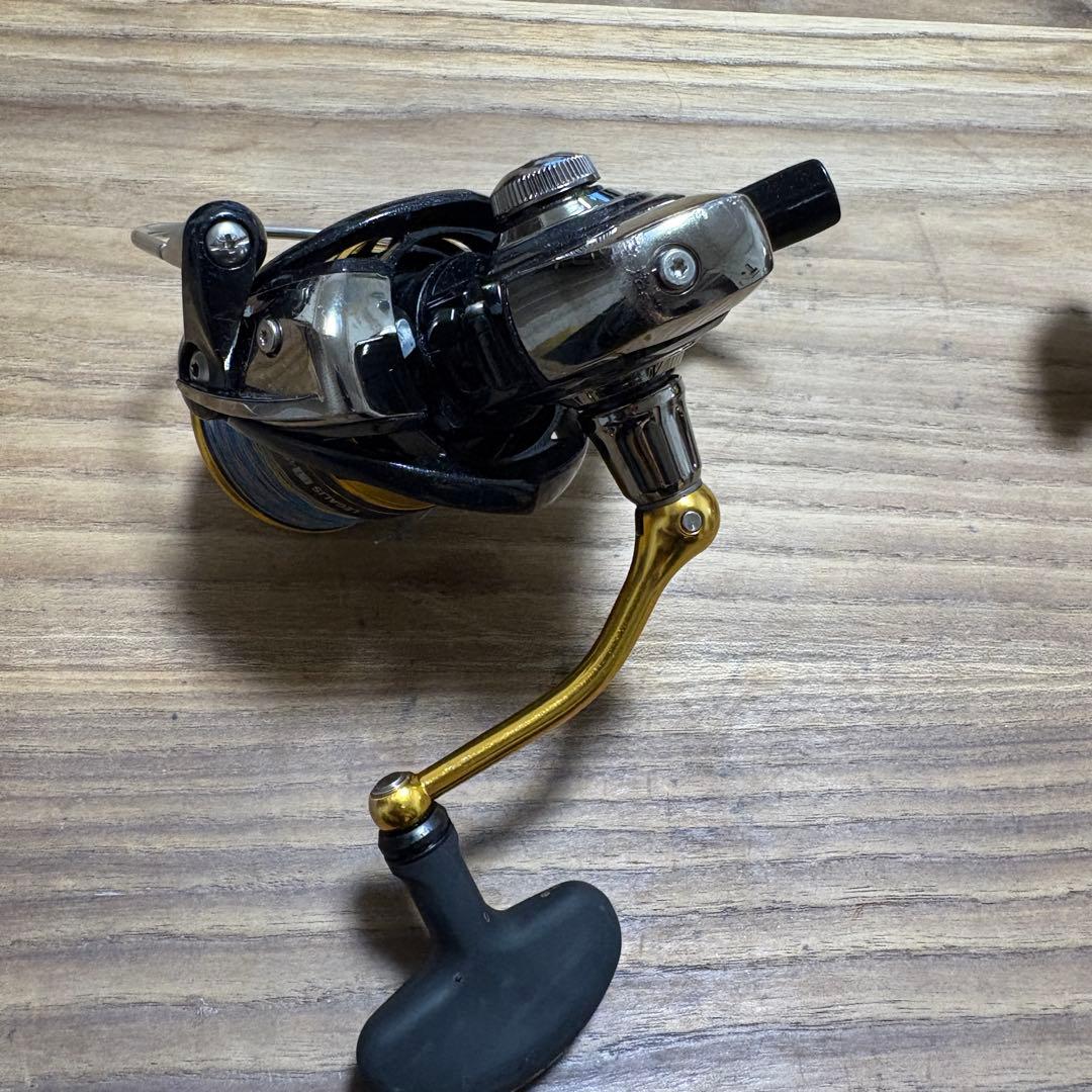 ダイワ　20レブロスLT2500D 18レガリスLT4000D-CXH