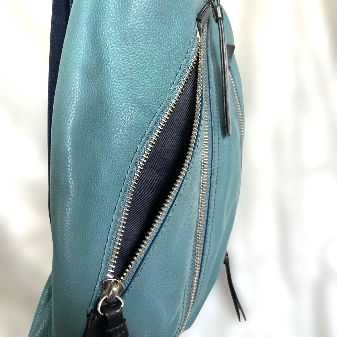 【COACH】コーチ 青緑色 レザー ボディバッグ