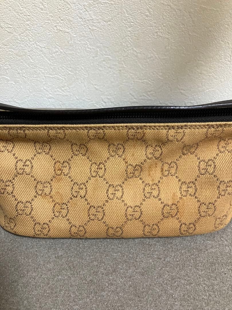 GUCCI ベージュ バナナポーチ　アクセサリーポーチ