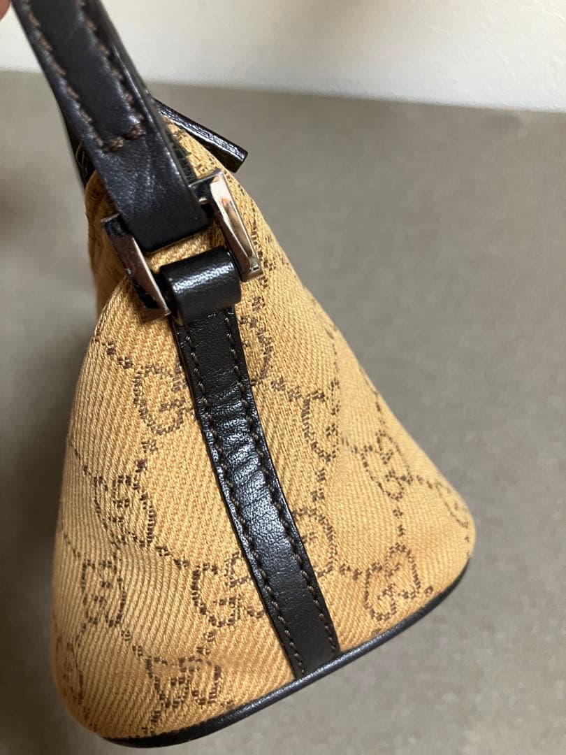 GUCCI ベージュ バナナポーチ　アクセサリーポーチ