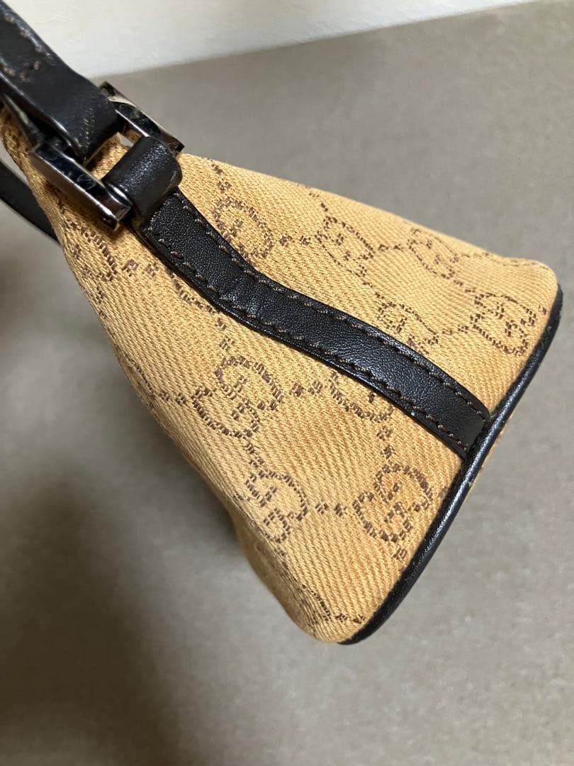 GUCCI ベージュ バナナポーチ　アクセサリーポーチ
