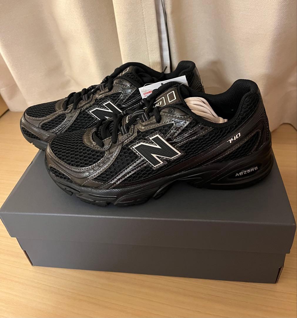 New Balance 740 ブラック
