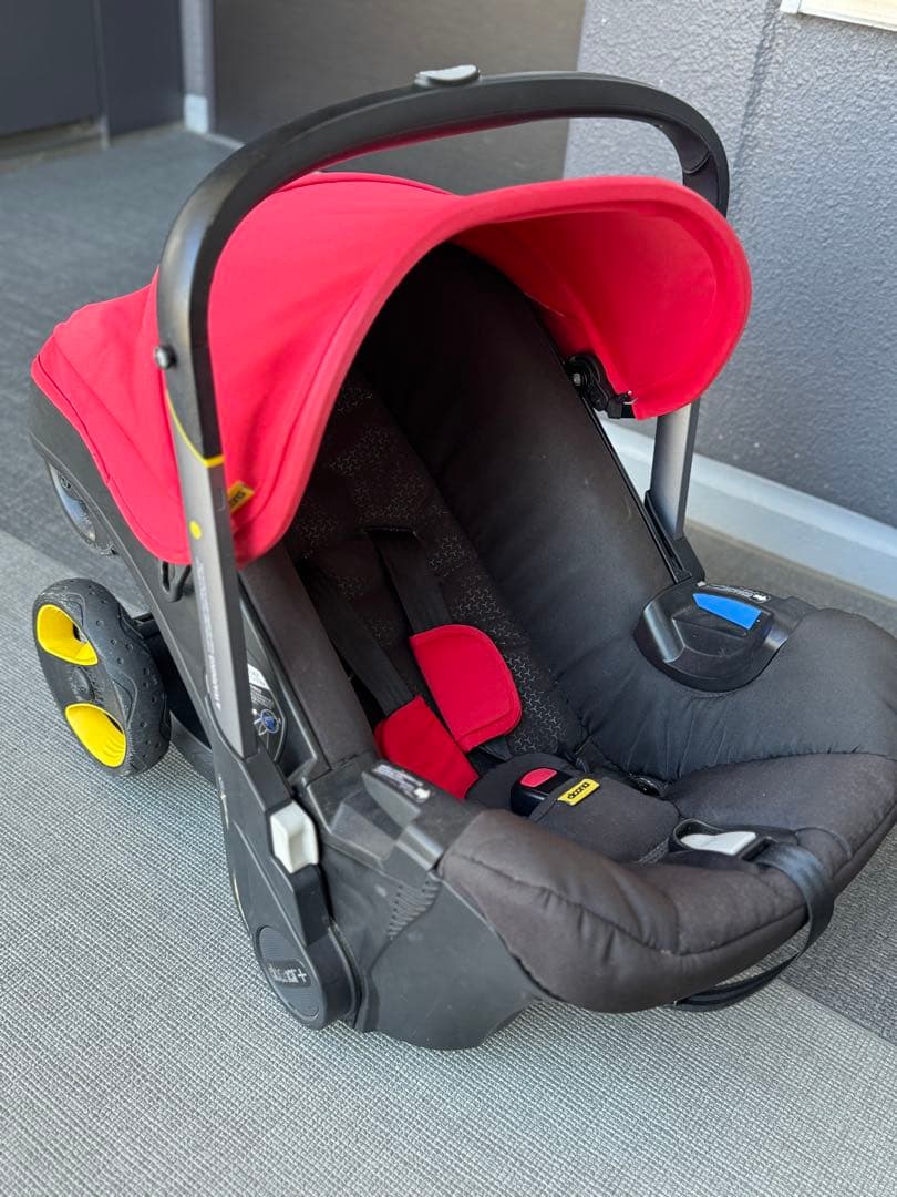 【たのメル便】doona 折りたたみ式 ベビーカー レッド