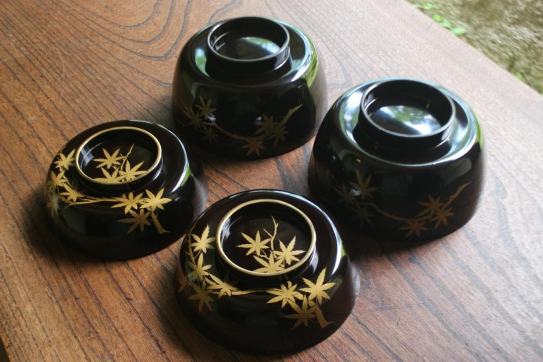 時代金縁黒漆に優美な紅葉蒔絵の映える煮物椀2点（検輪島塗蒔絵椀