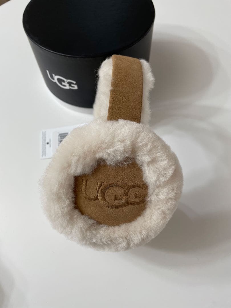 新品箱付き UGG イヤーマフ W シープスキン エンブロイダリー チェスナット