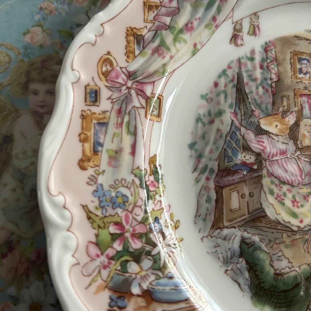 ロイヤルドルトン　ブランブリーヘッジ　のばらの村のものがたり　プレート　2004