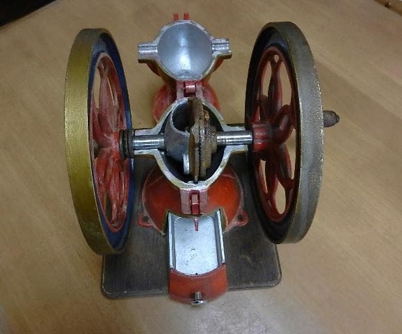 ブラジル製の希少なビンテージ手動式動輪コーヒーミル
