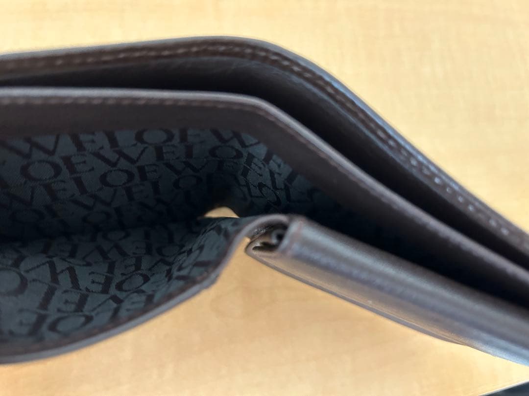 【そうりゅうぱぱ】＊未使用品＊LOEWE 二つ折り財布 ダークブラウン