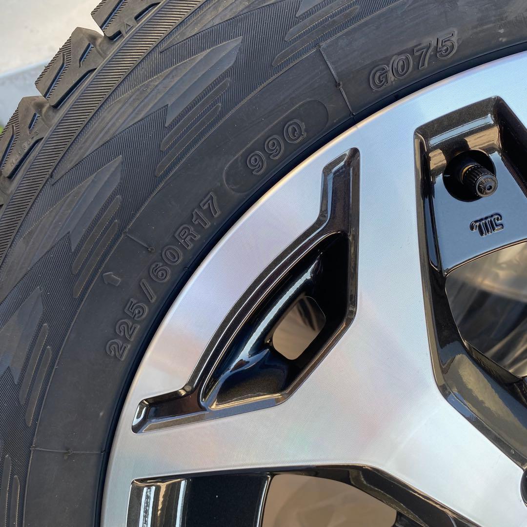 マロ　未使用　スバル　17インチ スタッドレスタイヤ 225/60R17