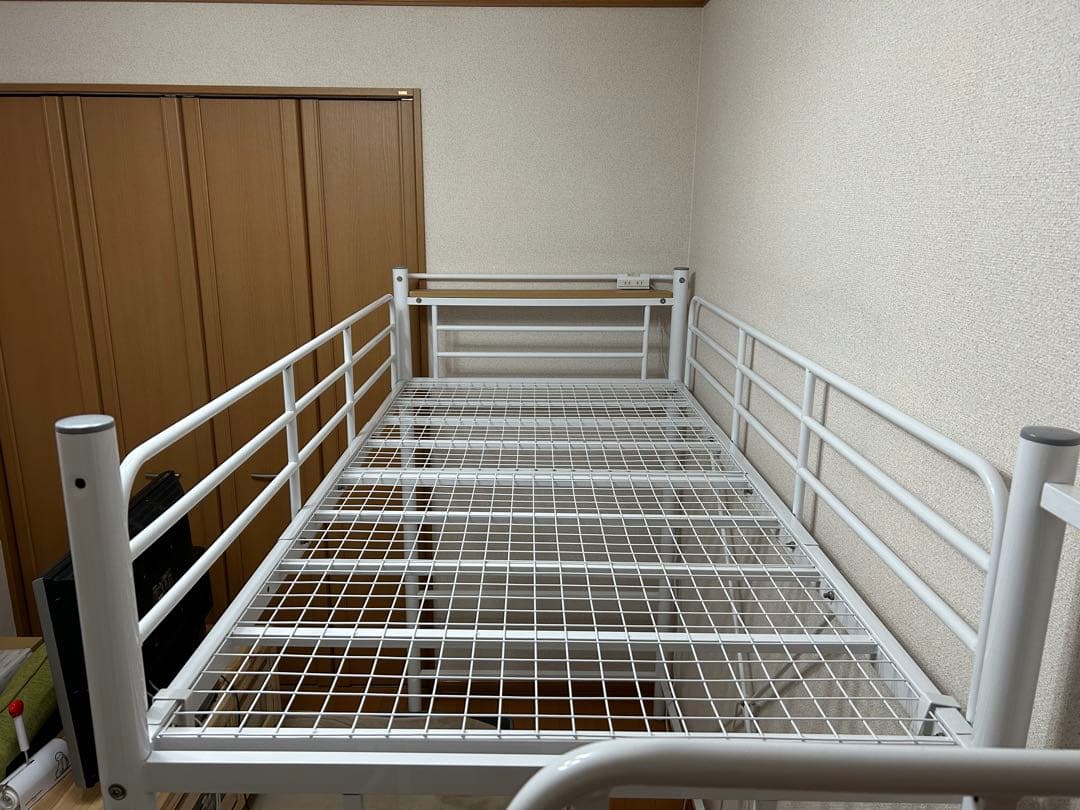 ホワイトロフトベッド スチール製 階段付き