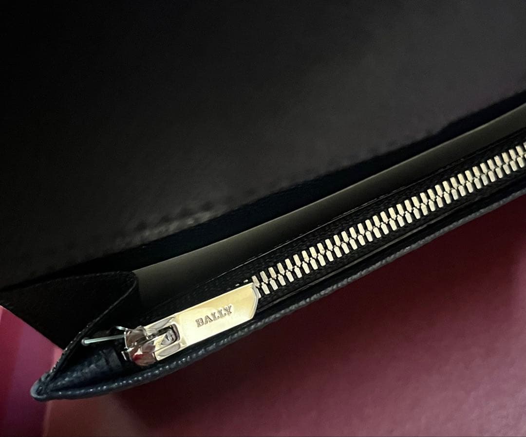 新品未使用 BALLY 長財布 レザー ストライプ ネイビー