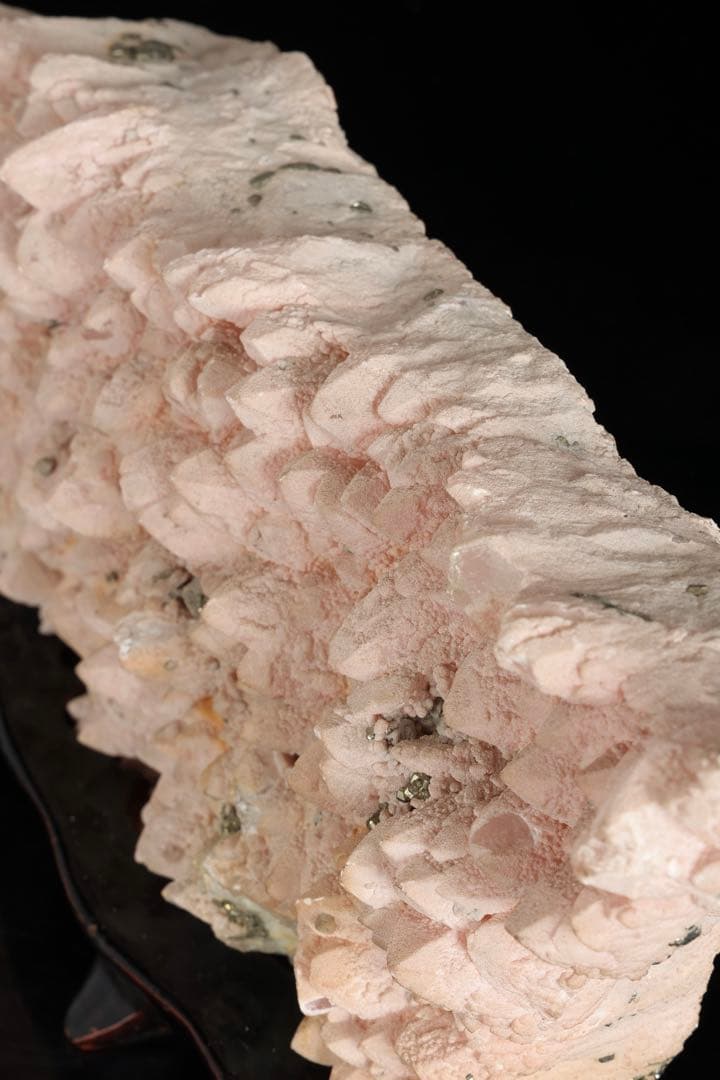 国産 菱マンガン鉱 インカローズ 黄鉄鉱 天然石 5kg 台座付 鉱物 鑑賞石