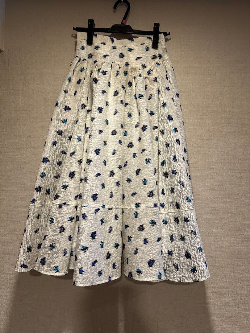 オブリ　スカラップジャガードスカート