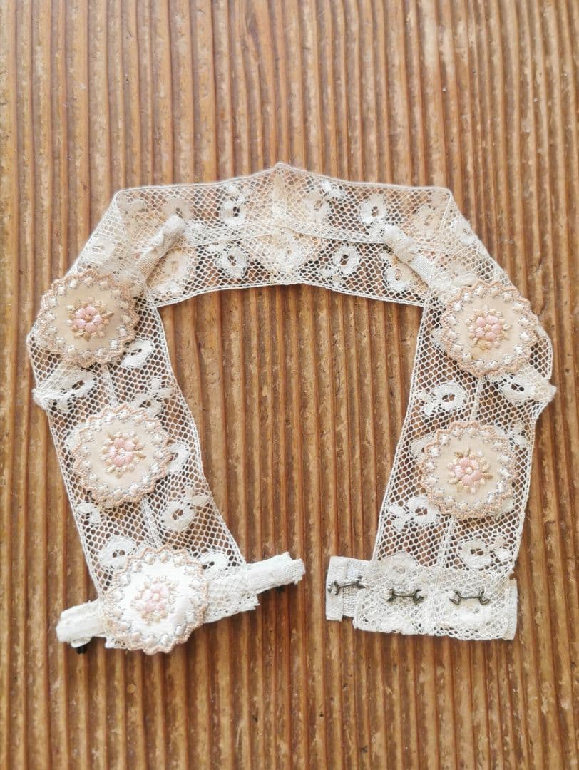 アンティークフランス 付け襟＆ウェストベルト ヴァレンシエンヌ＆花刺繍アップリケ