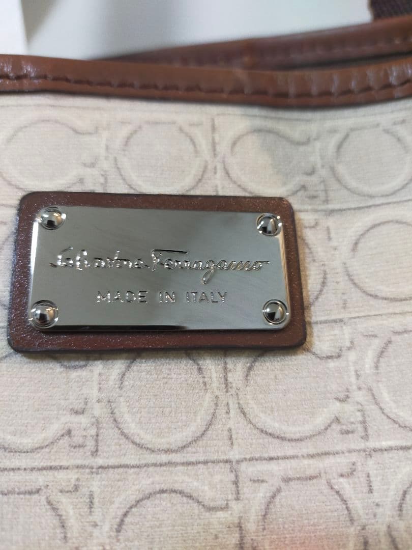 Ferragamo トートバッグ ベージュ