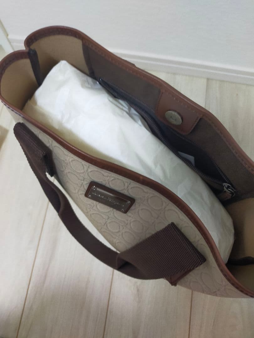 Ferragamo トートバッグ ベージュ