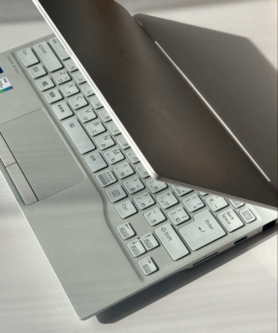 富士通 LIFEBOOK UH09/E3 Core i7 8GB 超軽量 本体