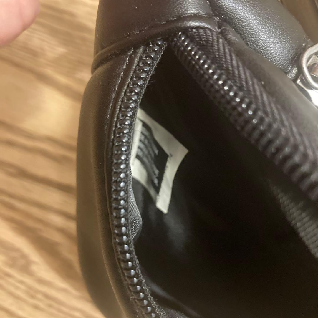 DIESEL ブラック ボディバッグ