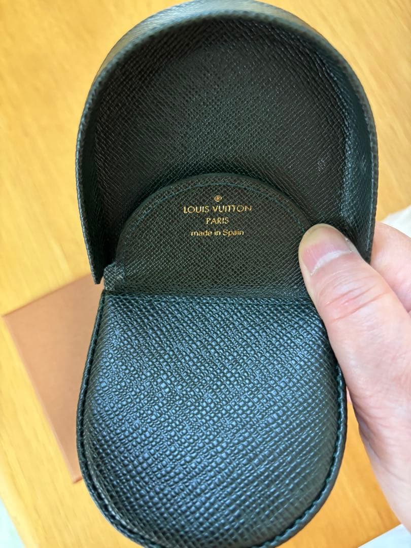 Louis Vuitton ケース ダークグリーン