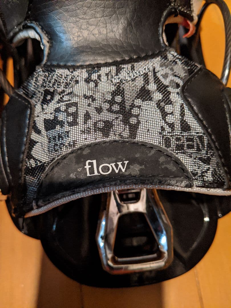Flow Five スノーボードビンディング ブラック/ホワイト