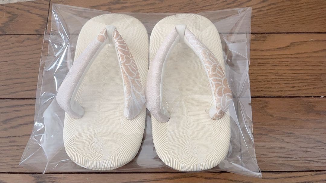 【26日までセール価格】大人気　美品　着物セット　ひよこ商店　古典柄　クリーム色