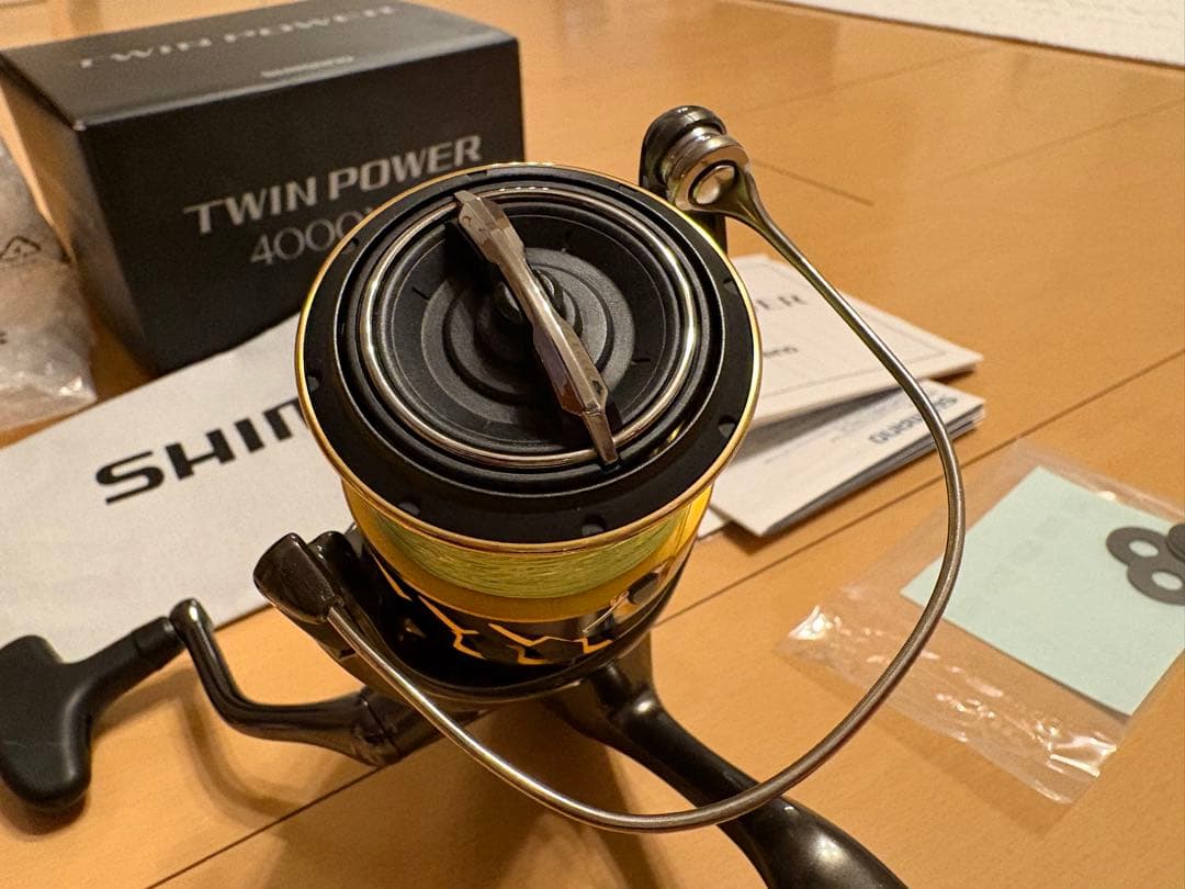 SHIMANO 20ツインパワー4000MHG ラウンドノブ付き