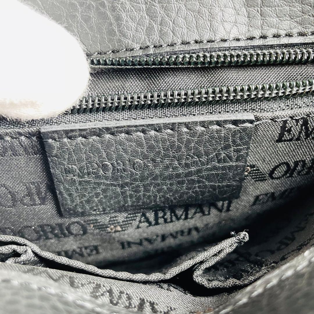 新品未使用EMPORIO ARMANI エンボス　ショルダーバッグ　フラップ
