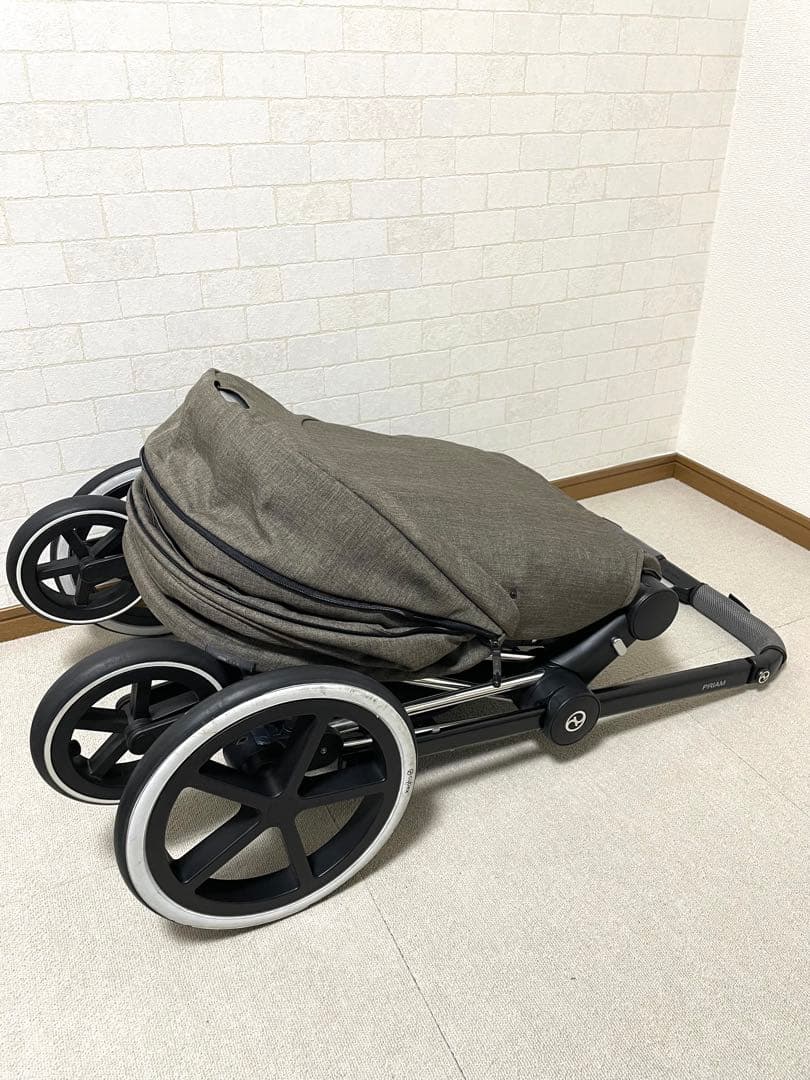 サイベックス　プリアム　cybex PRIAM 伊勢丹限定カラー　ベビーカー