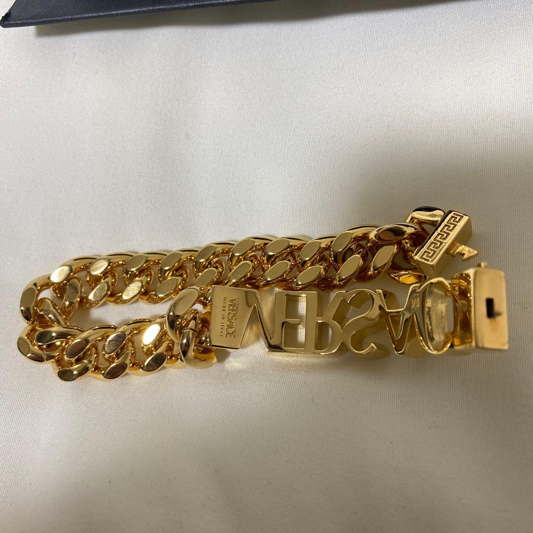 VERSACE ロゴブレスレット