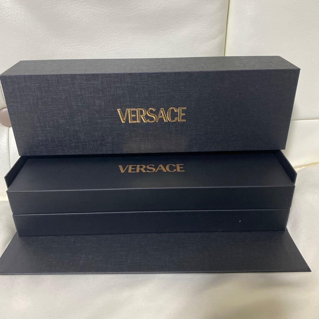 VERSACE ロゴブレスレット
