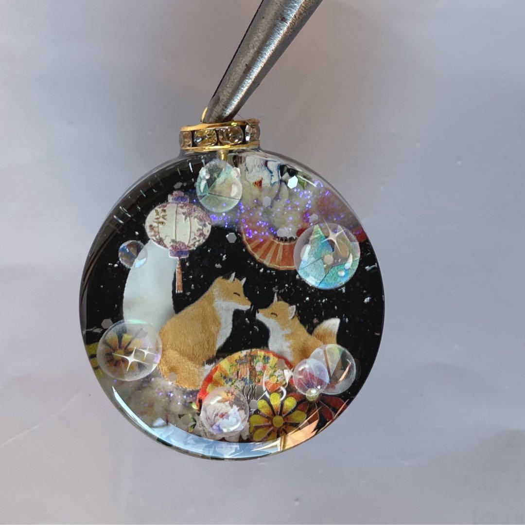 展示用/レジン/初春の親子キツネ　蓄光　オルゴナイトネックレス