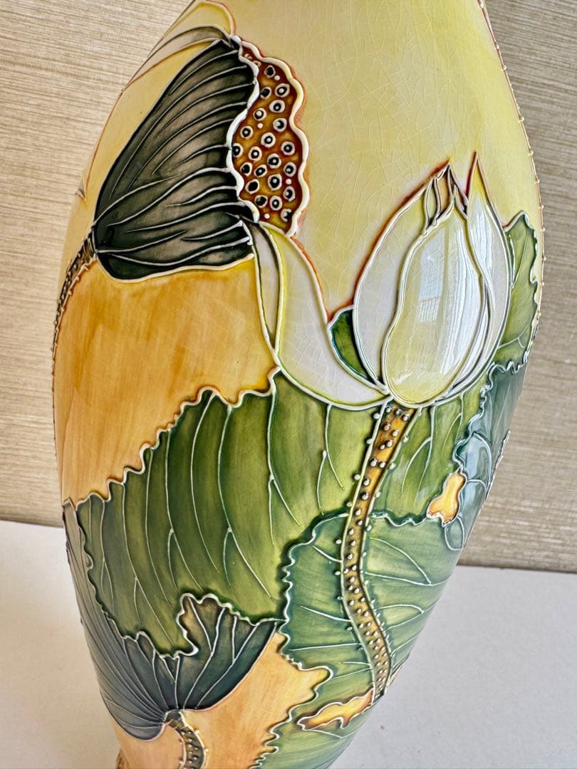 【新品】Minh Long I 蓮の花柄 陶磁器花瓶 ベトナム製 限定品ミンロン