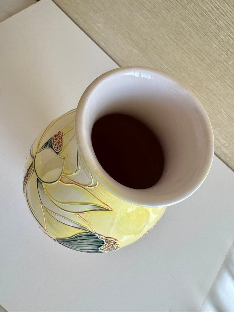 【新品】Minh Long I 蓮の花柄 陶磁器花瓶 ベトナム製 限定品ミンロン