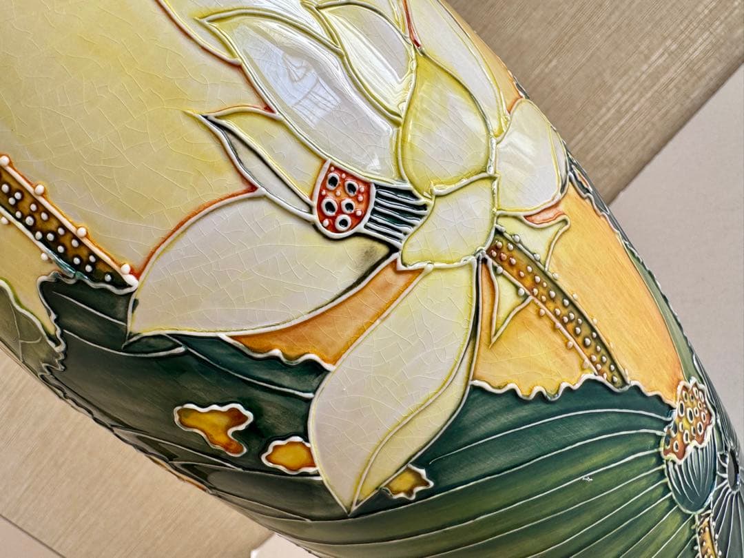 【新品】Minh Long I 蓮の花柄 陶磁器花瓶 ベトナム製 限定品ミンロン