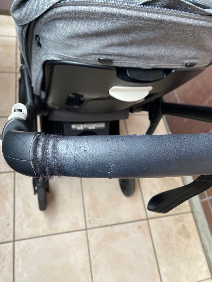 bugaboo bee6 バガブービー6 ベビーカー　自立しません